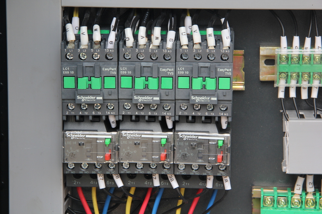 เครื่องแปรรูปทองแดง CNC รุ่น 803U-3-C