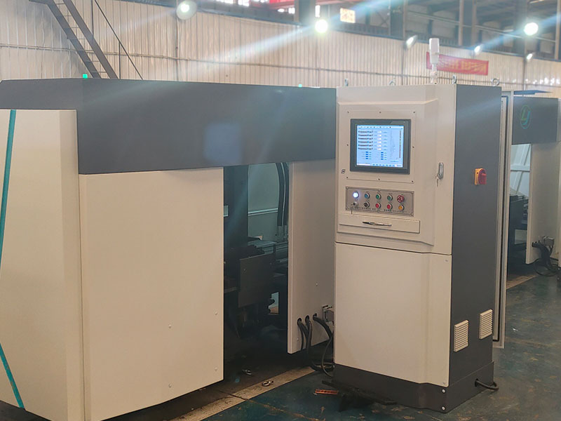 เครื่องเจาะทองแดง CNC รุ่น HQ600-S-8P
